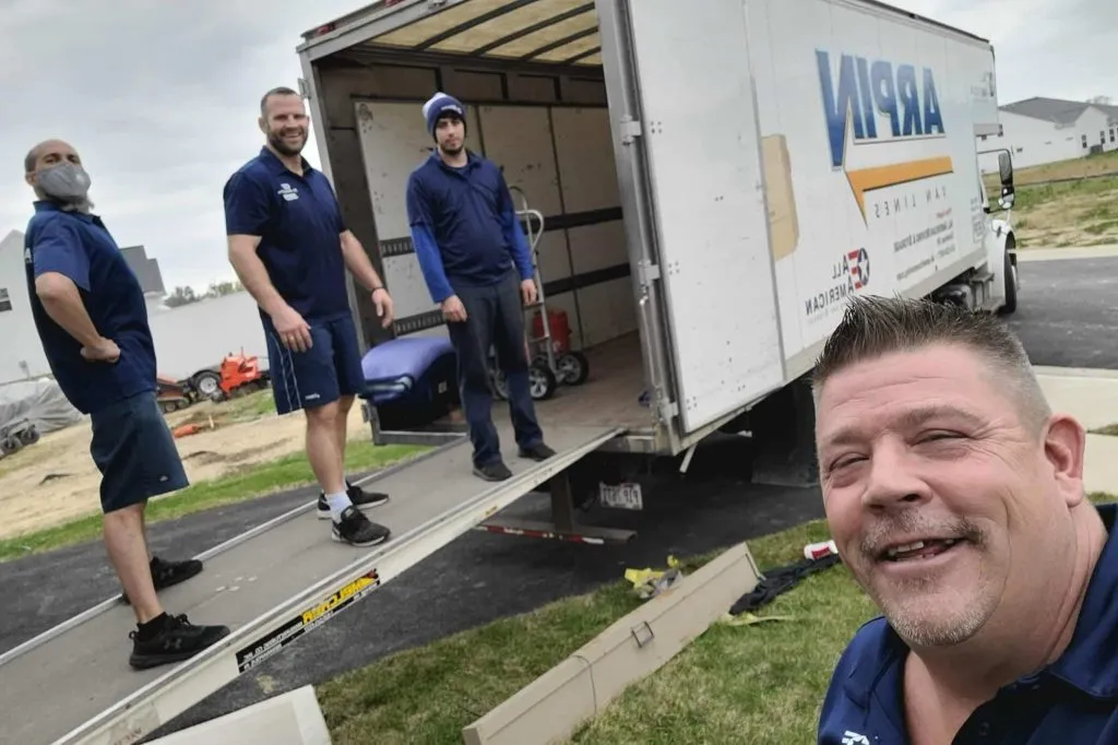 Mover-Company-in-Lincoln-Village